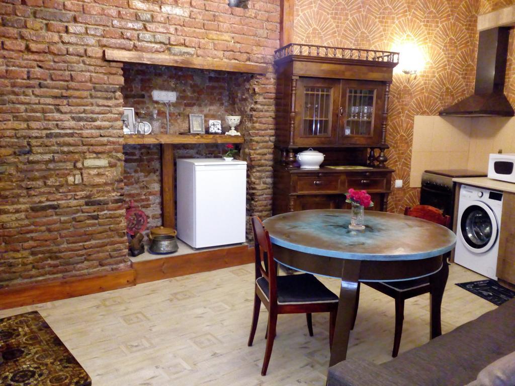 Art House Petunia Apartment Tbilisi Exterior foto