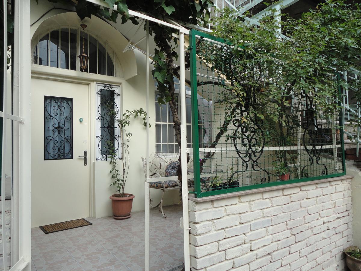 Art House Petunia Apartment Tbilisi Exterior foto