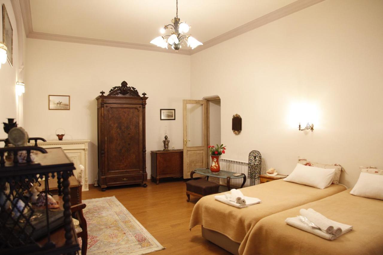 Art House Petunia Apartment Tbilisi Exterior foto